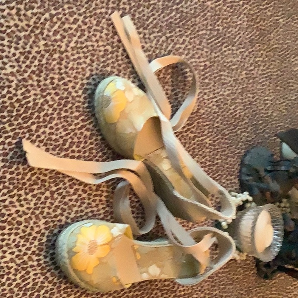 Shoes - Tommy Hilfiger 7.5
